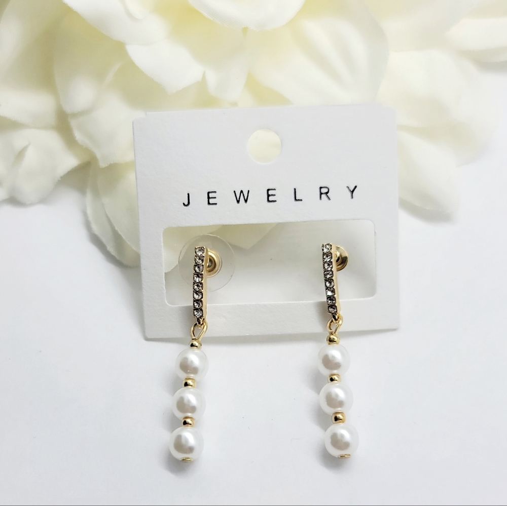 Simple white pearl dangle earrings